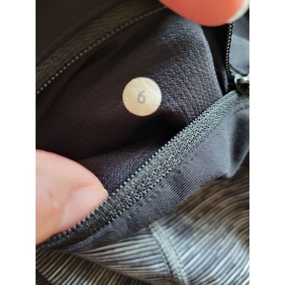Lululemon Inspire Crop Legging - Picture 5 of 7